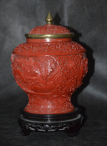 Chin rotlackvase deckeldose - -,